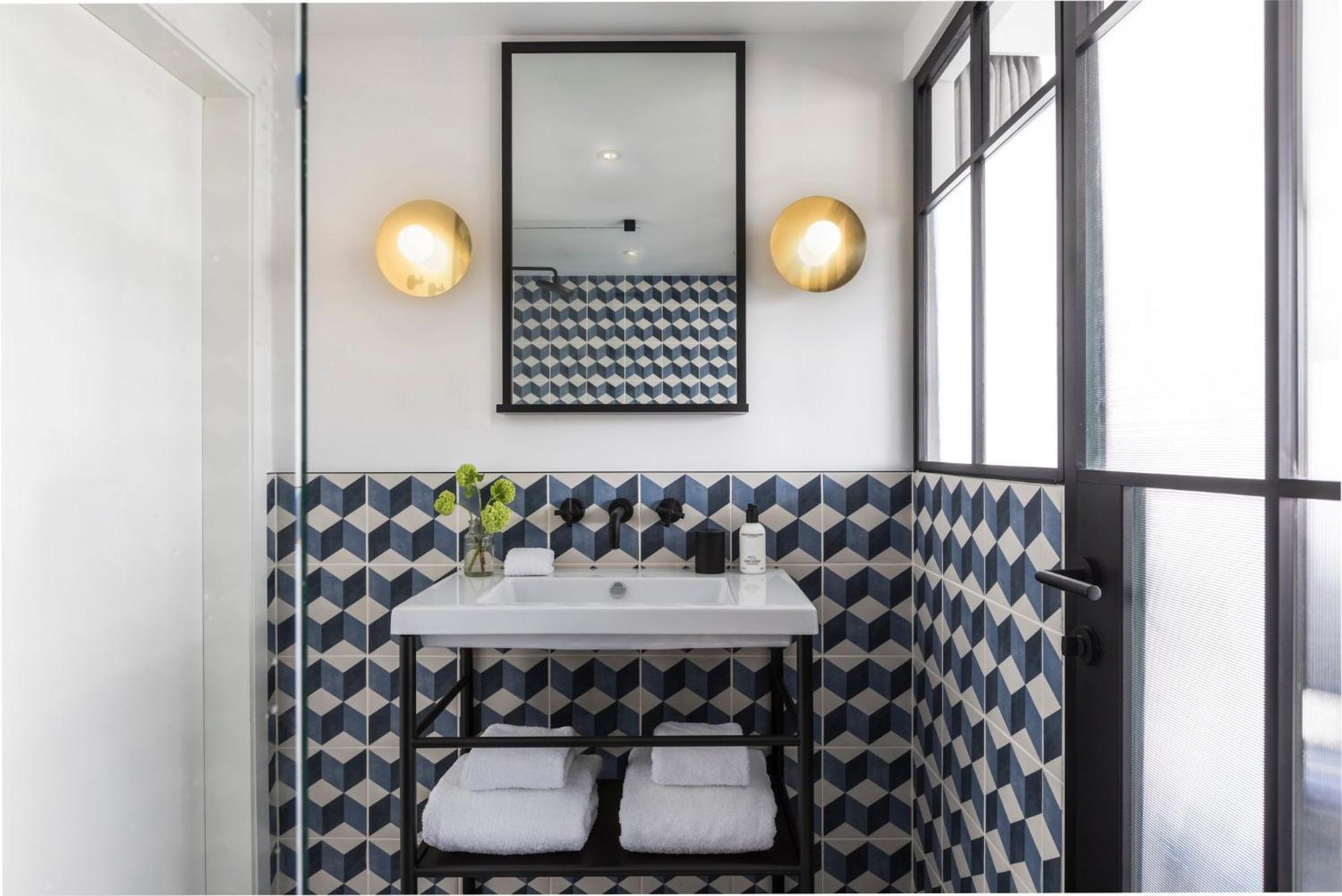 Kimpton De Witt Amsterdam, An Ihg Hotel Exterior photo Bathroom at the Hotel