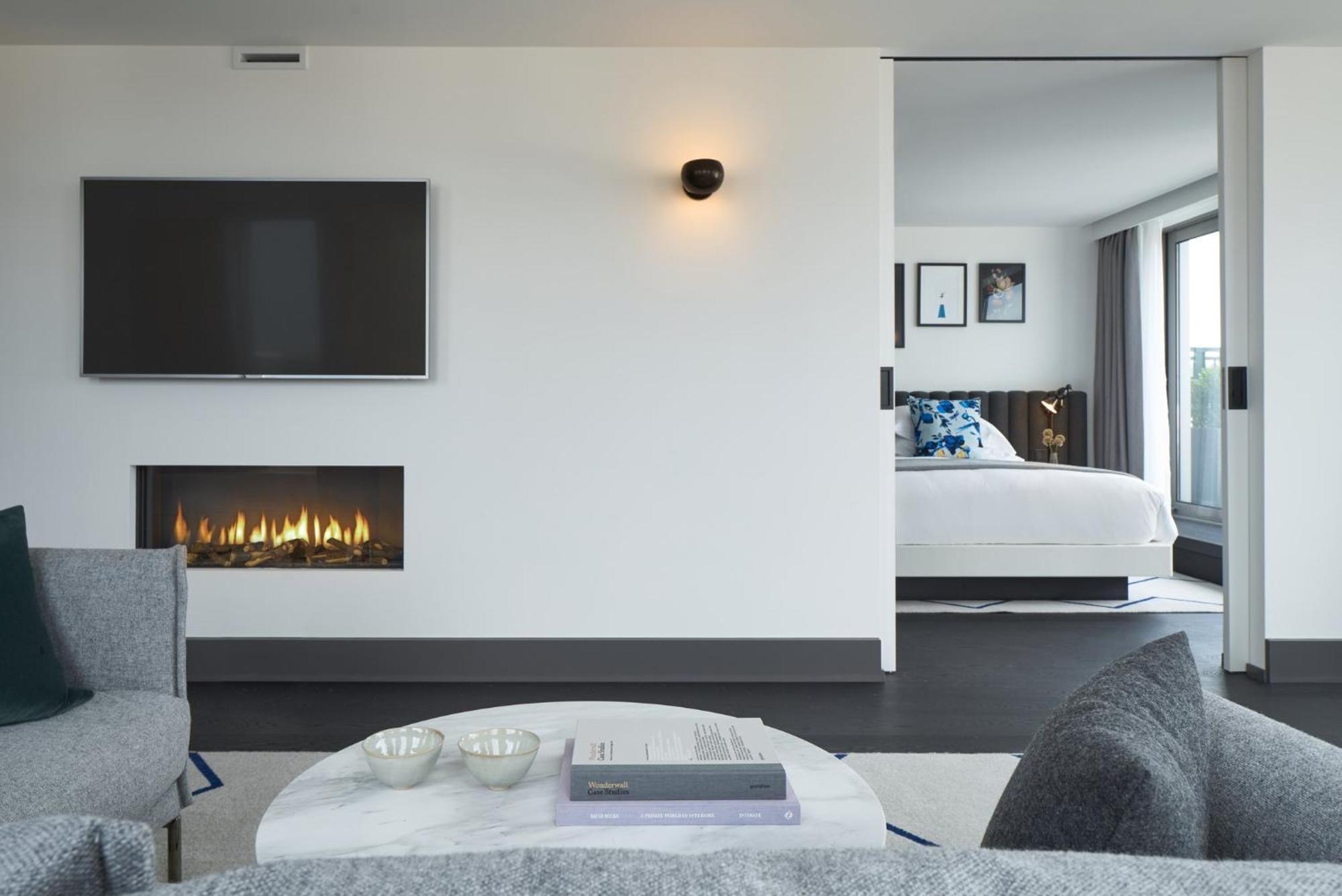 Kimpton De Witt Amsterdam, An Ihg Hotel Exterior photo A fireplace in a modern home